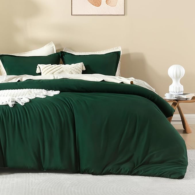 Litanika Oversized King Comforters Emerald Green Super King Plus Size, 3 Pieces Lightweight Solid Bedding Comforter Set, All Season Fluffy Bed Set (128x120In Comforter & 2 Pillowcases)