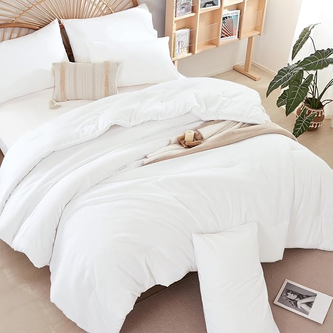 weigelia King Size Comforter Set Soft Microfiber 3 Piece Comforters Set for Men, Women and Girls White Lightweight Alternative Comforter for All Season (1 Comforter, 2 Pillowcases)