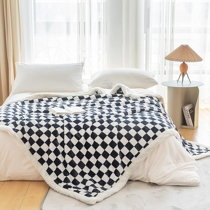LOMAO Sherpa Throw Blanket Fleece Blanket with Checkered Pattern Soft Thick Blanket for Couch, Bed, Sofa Luxurious Warm and Cozy for All Seasons (Black, 90"x90")