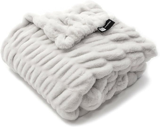 Minky Designs Polar Bear Minky Blanket – Ultra Soft Faux Fur Throw Blanket for Couch, Bed & Home – Fluffy, Warm & Luxurious – Chic Collection (Large, 60x72)