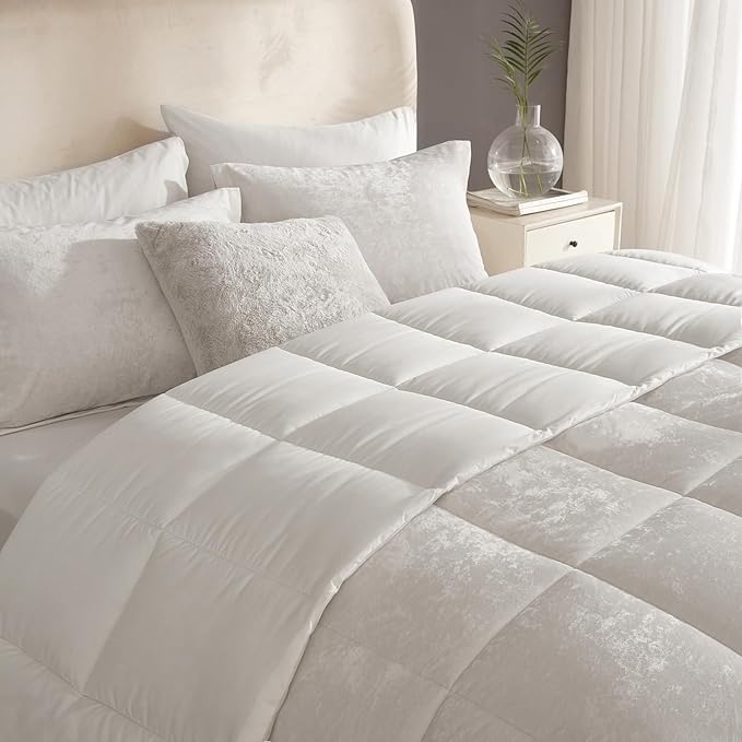 HYPREST Velvet Comforter Queen, Greek Velvet Luxury Queen Comforter Set, Ultra Soft Down Alternative Comforter Cozy Lightweight