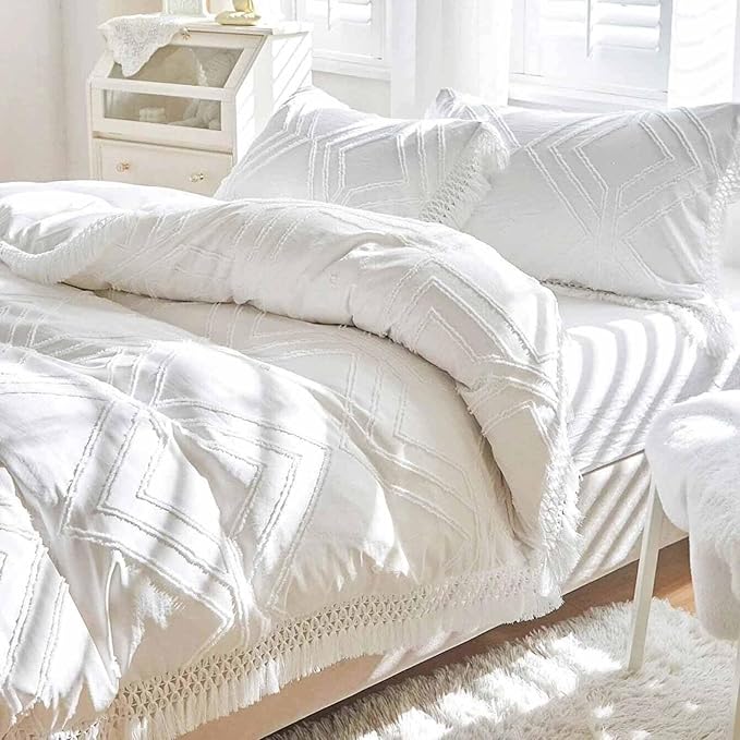 Nanko Queen Size Comforter Set, White Tufted Tassel Jacquard Boho Geometric Shabby Chic Down Alternative Soft Microfiber Bedding - Farmhouse Modern Bed Sets in a Bag for Women Men 88x90 3pc