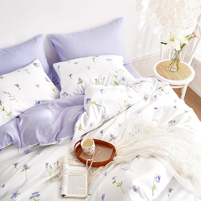 Wake In Cloud - Floral Comforter Set, Cottagecore Cute Aesthetic Watercolor Tiny Flowers and Leaves, Soft Lightweight Bedding for Women Teen Girls, 3 Pieces, Purple, Twin/Twin XL Size