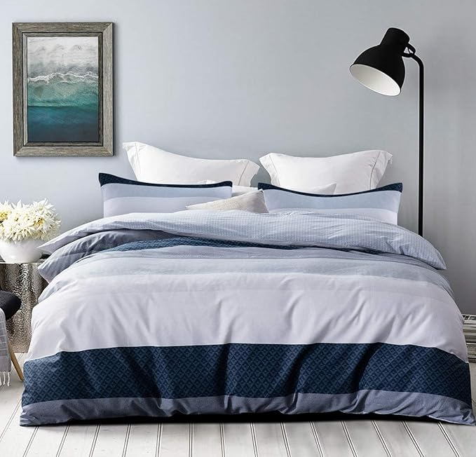 SLEEPBELLA Comforter Twin Size, 600 Thread Count Cotton White and Navy Striped Patchwork Reversible Pattern Reversible Blue Comforter Set,Down Alternative Bedding Set 2Pcs (Twin, Blue Patchwork)