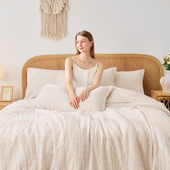 FUANNA King Size Comforter Set 7 Pieces, Luxury Seersucker Bed in a Bag King for All Seasons, Soft King Bedding Set with Comforter, Flat Sheet, Fitted Sheet, Pillowcases & Shams for Bedroom, Beige