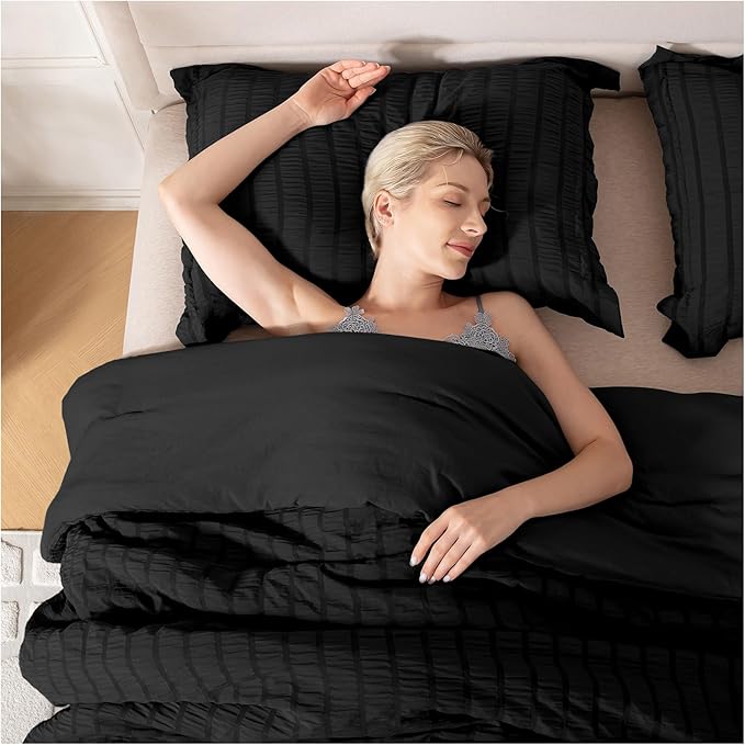 satisomnia King Comforter Set Black, Soft Seersucker Comforters King Size Bed, 3 Pieces Lightweight Down Alternative Bedding Comforter Sets All Season, Fluffy Comforter with 2 Shams 106x90 in