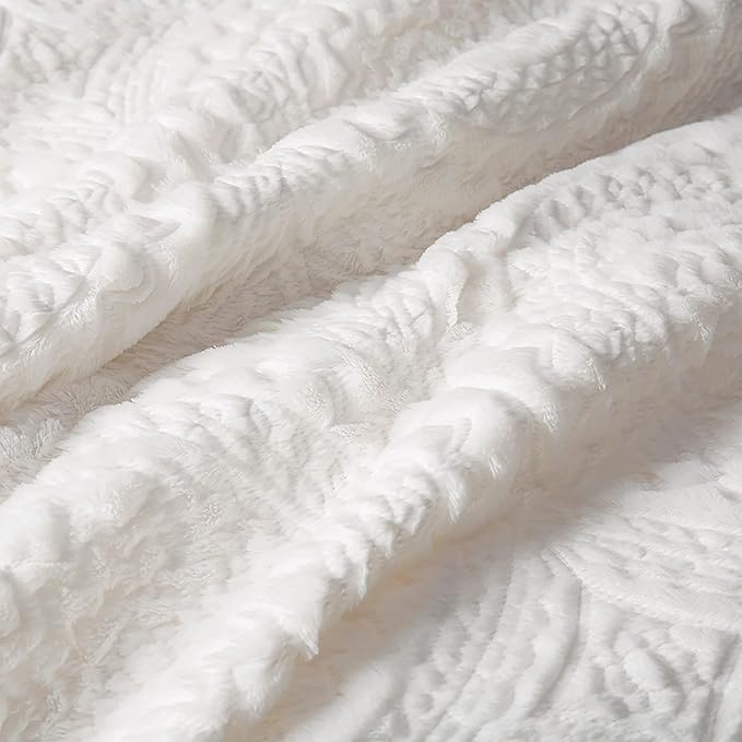 Madison Park Ultra Soft Luxury Premium Plush Comforter Mini Modern All Season Down Alternative Bedding Set with Matching Sham, Full/Queen, Ivory