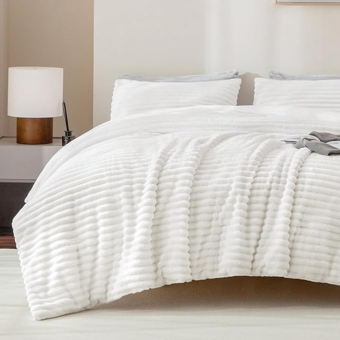 Andency Fluffy King Size Comforter Set, Super Soft White Comforter King Size, Winter Warm Fleece Faux Fur Bedding Set, Luxury Plush Fuzzy Bed Set 3 Pieces (1 Shaggy Comforter, 2 Pillowcases)