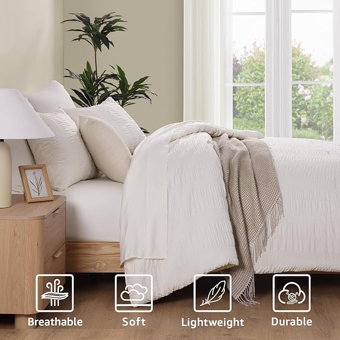 CASAAGUSTO Queen Comforter Set, 7 Pieces Snow White Seersucker Bed in a Bag Queen Size Soft All Seasons, Bedding Sets with Comforter, Flat Sheet, Fitted Sheet, 2 Pillow Shams, 2 Pillowcases