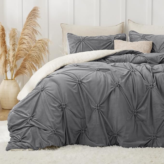 BEDELITE Pintuck Fluffy King Size Comforter Set - Super Soft Sherpa Grey Comforter for King Size Bed, Luxury Warm Bedding Set for Winter, Fuzzy Bed Set 3 Pieces (1 Comforter, 2 Pillowcases)
