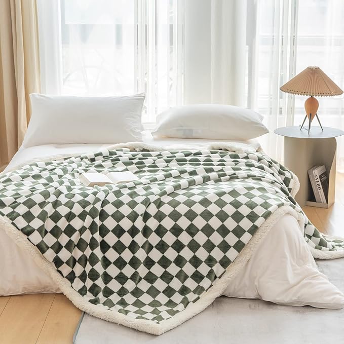 LOMAO Sherpa Throw Blanket Fleece Blanket with Checkered Pattern Soft Thick Blanket for Couch, Bed, Sofa Luxurious Warm and Cozy for All Seasons (Dark Olive, 90"x90")
