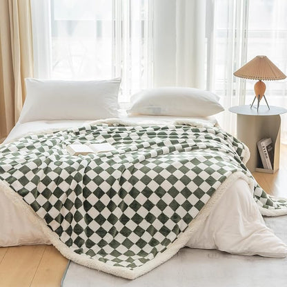 LOMAO Sherpa Throw Blanket Fleece Blanket with Checkered Pattern Soft Thick Blanket for Couch, Bed, Sofa Luxurious Warm and Cozy for All Seasons (Dark Olive, 51"x63")