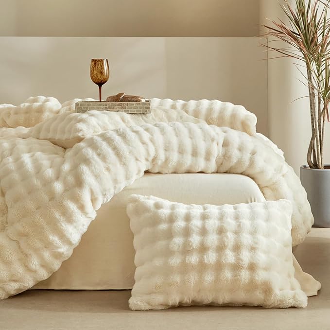 Tokokimo Faux Fur Comforter Set King Size, Ultra Soft Reversible Heavyweight Fluffy Bedding, Extra Warm Winter Comforter with 2 Pillow Cases, All Season Fuzzy Comforter Set, Beige