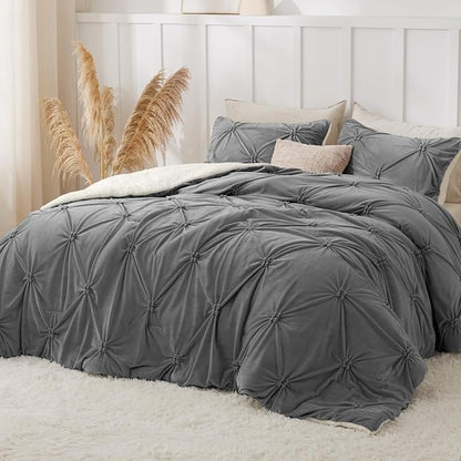 BEDELITE Pituck Fluffy Queen Comforter Set - Super Soft Sherpa Grey Comforter for Queen Size Bed, Luxury Warm Bedding Set for Winter, Fuzzy Bed Set 3 Pieces (1 Comforter, 2 Pillowcases)