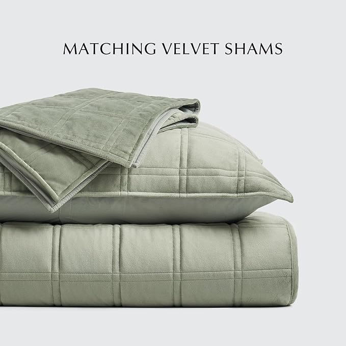 EVERGRACE 3 Pieces Luxurious Velvet Quilt King Size, Ultra Soft Bedspread Coverlet Set, Double Box Stitch Lightweight Velvet Comforter for All Season with 2 Shams, Sage Green, 108"x96"