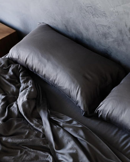 Cozy Earth Standard Pillowcases Set of 2 - Made of 100% Viscose from Bamboo, Ultra-Soft & Luxury, Woven from Naturally Breathable & Lightweight Fabric - Charcoal