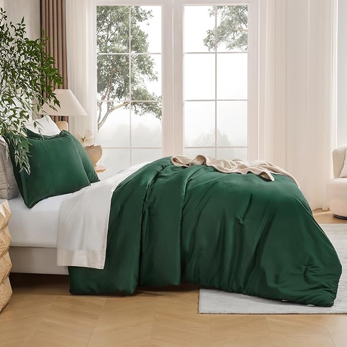 Andency Dark Emerald Green Oversized King Comforter Set, 3 Pieces Lightweight Soft Solid Bed Comforter, Oversized Fluffy Microfiber Bedding Set (120x98In, 2 Pillowcases)