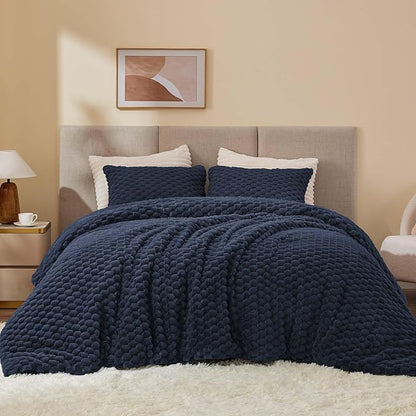 BEDELITE Fluffy Full Size Comforter Set - Navy Fleece Soft Comforter for Full Size Bed, Luxury Warm Bedding Set for Winter, Fuzzy Bed Set 3 Pieces (1 Comforter, 2 Pillowcases)