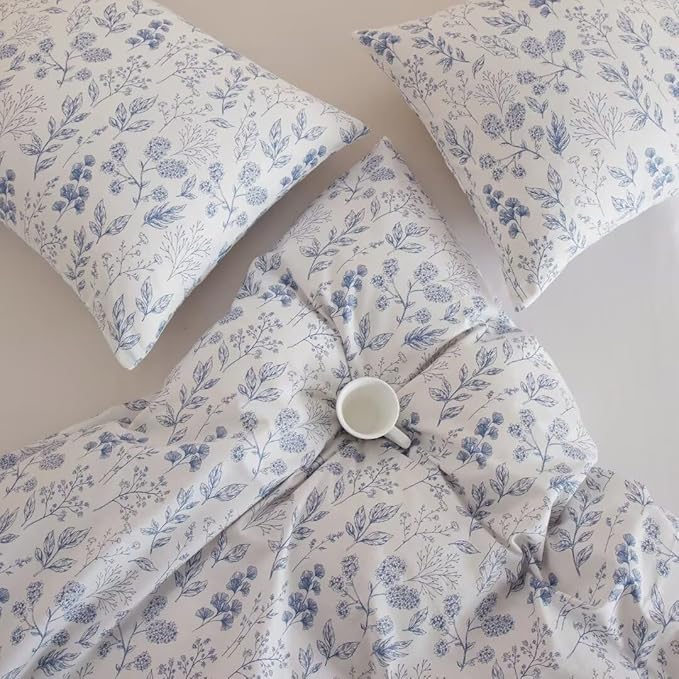 MKXI Queen Comforter Set Cute Blue Floral Bedding Comforter Set White Printed Reversible Soft Comforter Garden Style