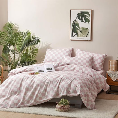 CLOTHKNOW Pink White Grid King Size Comforter Set Plaid Bedding Comforter Sets Soft Checker Geometric Comforter for Girls Women