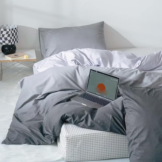 KAREVER Gradient Gray Comforter Set Ombre White Gray Bedding Set Cal King Women Aesthetic 3 PCs Bed Blanket Set California King