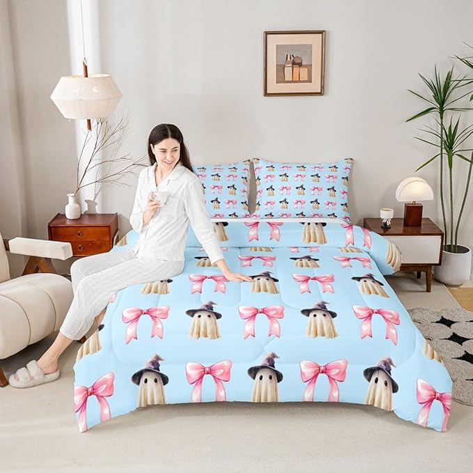 Erosebridal Halloween Ghost Bedding Set Twin, Ghost with Wizard Hat Pink Bow Comforter Set, Cute Blue Spooky Comforter for Kid Boys Girls Teens Women Kawaii Room Decor, Halloween Decorations Quilt