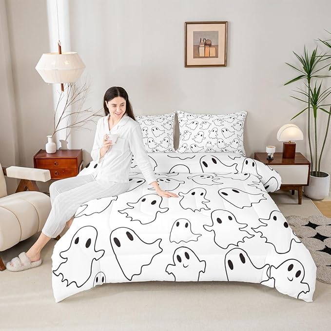 Erosebridal Cartoon Ghost King Size Comforter Set, Halloween Ghost Bedding Set for Kids Boys Girls Teens Women Men Bedroom, Funny Halloween Decor Comforter, Cute White Spooky Quilt