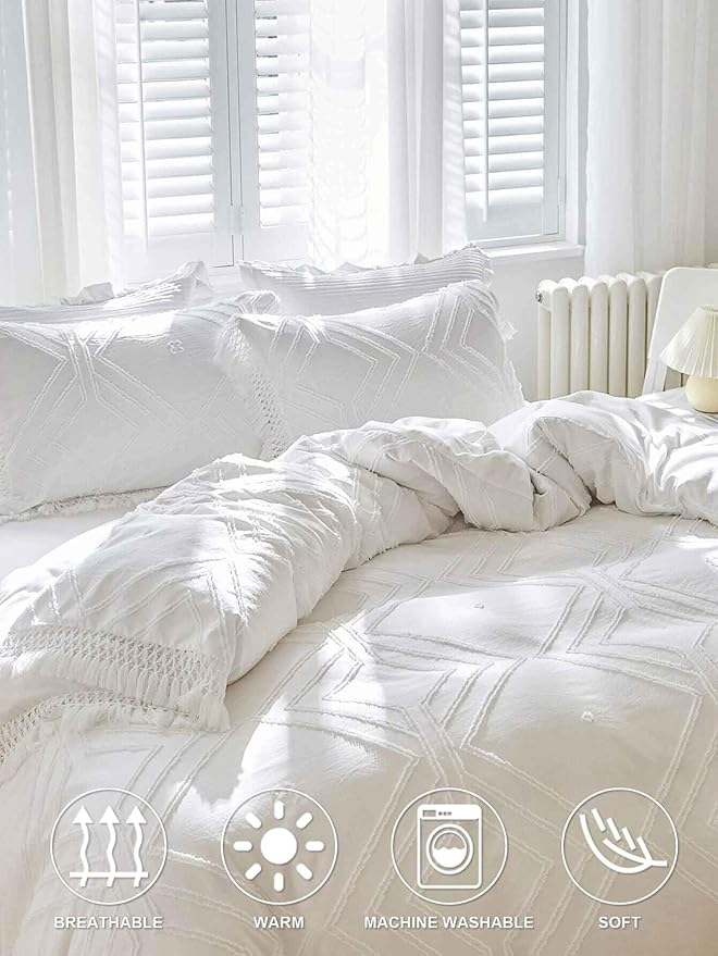 Nanko Queen Size Comforter Set, White Tufted Tassel Jacquard Boho Geometric Shabby Chic Down Alternative Soft Microfiber Bedding - Farmhouse Modern Bed Sets in a Bag for Women Men 88x90 3pc