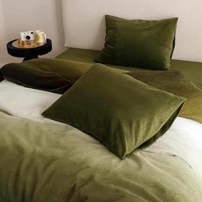 CLOTHKNOW Green White Fluffy Full Size Comforter Sets Velvet Bedding Comforter Sets Soft Olive Green Comforter with 2 x Pillow Cases