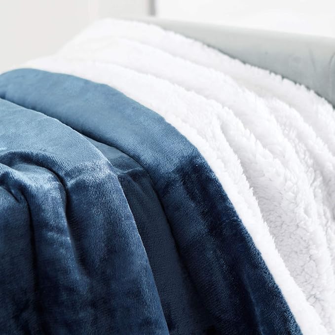 Genteele Sherpa Throw Blanket Super Soft Reversible Ultra Luxurious Plush Blanket, 60 x 80 inches, Navy/White
