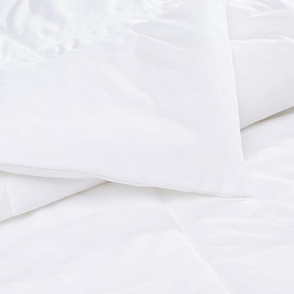 Amazon Basics Reversible Lightweight Microfiber All Season Comforter Blanket, Twin/Twin XL, White