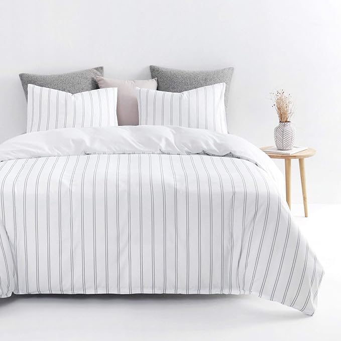 Wake In Cloud - Striped Comforter Set, Ticking Stripe Vertical Pinstripe Neutral Farmhouse Pattern Printed, Soft Lightweight Bedding, 3 Pieces, Gray White, Queen Size
