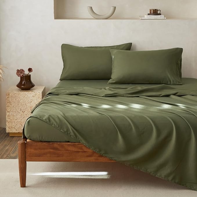 Wake In Cloud - Floral Comforter Set with Sheets, Cute Vintage Flower Cottagecore Aesthetic for Women Teen Girls, 7 Pieces Bed in a Bag, Olive Green, Full Size