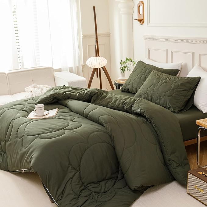 CLOTHKNOW Army Green Floral Comforter Set Full 3Pcs Daisy Puff Bedding Comforter Sets Dark Green Comforter King Size Hunter Green Boho King Size Comforter Set