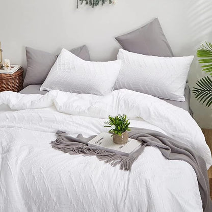 Houseri Full Size Comforter Set - Boho Tufted Bedding for Teen Girls in Plain White Jacquard with Geometric Embroidery and Aztec Quilt Blankets