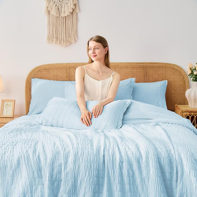 FUANNA Queen Comforter Set 7 Pieces, Luxury Seersucker Bed in a Bag Queen Size for All Seasons, Soft Bedding Set with Comforter, Flat Sheet, Fitted Sheet, Pillowcases & Shams for Bedroom, Light Blue
