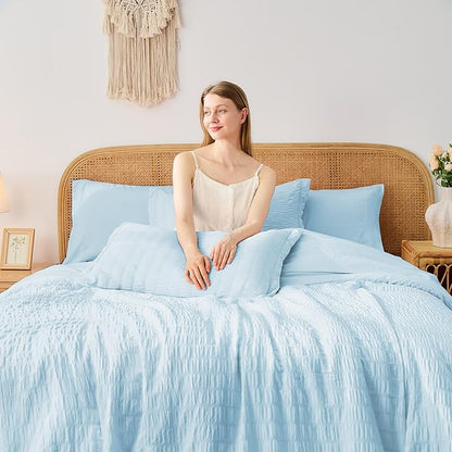 FUANNA Queen Comforter Set 7 Pieces, Luxury Seersucker Bed in a Bag Queen Size for All Seasons, Soft Bedding Set with Comforter, Flat Sheet, Fitted Sheet, Pillowcases & Shams for Bedroom, Light Blue