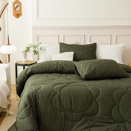 CLOTHKNOW Dark Green King Size Comforter Set 3Pcs Daisy Puff Bedding Comforter Sets Soft Army Green Comforter Boho Comforter with 2 x Pillow Cases