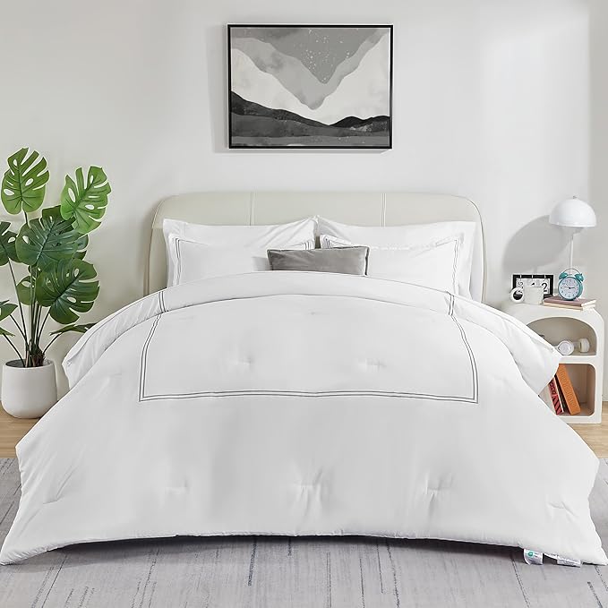 SLEEP ZONE King Size Comforter Set Duvet Insert, Down Alternative 3 Pieces Comforter, Washable, Soft and Breathable Bedding All Season, Holiday Prints-Grey