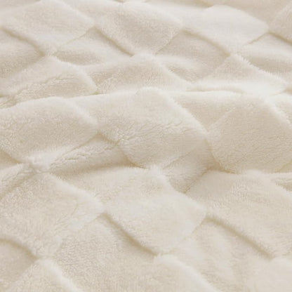 Litanika King Size Fluffy Comforter Set Beige,3 Pieces Warm Sherpa Fleece Winter Bedding Set,Jacquard Checkered Plush Fuzzy Bed Set(1 Comforter, 2 Pillowcases)