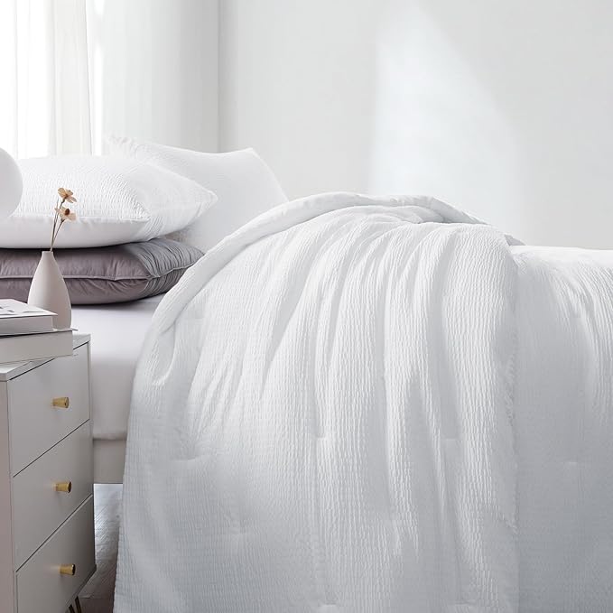 HOMBYS 3 Piece Seersucker Oversized King Comforter Set 132x120, Breathable White Soft Comforter Set, Lightweight Down Alternative Comforter, Bedding Comforter Sets with 2 Pillow Shams for All Season