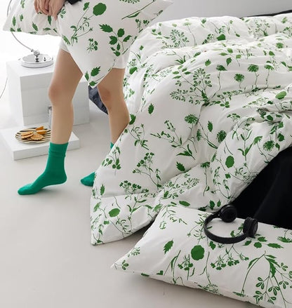 KAREVER Sage Botanical Comforter Queen White Green Floral Plant Bedding Comforter Set Girls Garden Pattern Printed on White Blanket Rustic Leaf Blossom Women White Farmhouse Comforter Queen