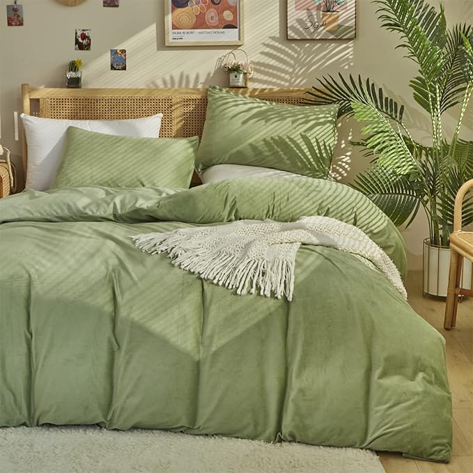 KAREVER Sage Velvet Comforter Set - 3 Piece Solid Sage Green Flannel Bedding Set With Velvet Blanket - Warm Winter Bedding For Women - Full Size