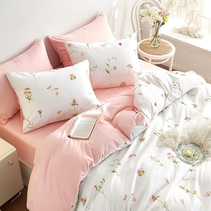 Wake In Cloud - Floral Comforter Set, Cottagecore Cute Aesthetic Watercolor Tiny Flowers and Leaves, Soft Lightweight Bedding for Women Teen Girls, 3 Pieces, Pink, Twin/Twin XL Size