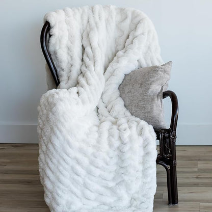 Minky Designs Polar Bear Minky Blanket – Ultra Soft Faux Fur Throw Blanket for Couch, Bed & Home – Fluffy, Warm & Luxurious – Chic Collection (X-Large, 60x84)