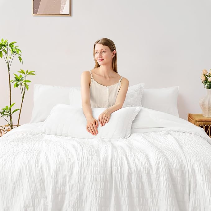 FUANNA King Size Comforter Set 7 Pieces, Luxury Seersucker Bed in a Bag King for All Seasons, Soft King Bedding Set with Comforter, Flat Sheet, Fitted Sheet, Pillowcases & Shams for Bedroom, White