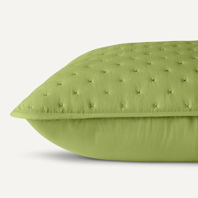 Amazon Basics Brushed Microfiber Quilt Set, Extra Soft with Natural Texture, 2-Piece, Twin/Twin XL, Green