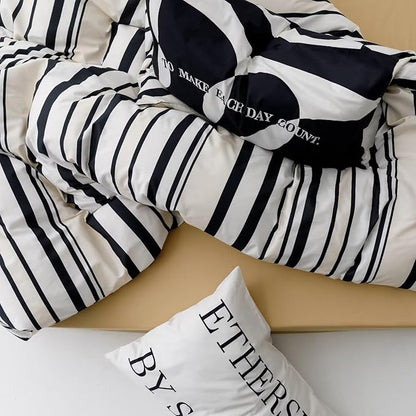 KAREVER Striped Comforter Set Full Black and White Comforter Men Women Modern Chic Stripes Bed Comforters Beige Black Striped Full Ticking Bedding Comforter Set All Season Hotel Quality Bed Set