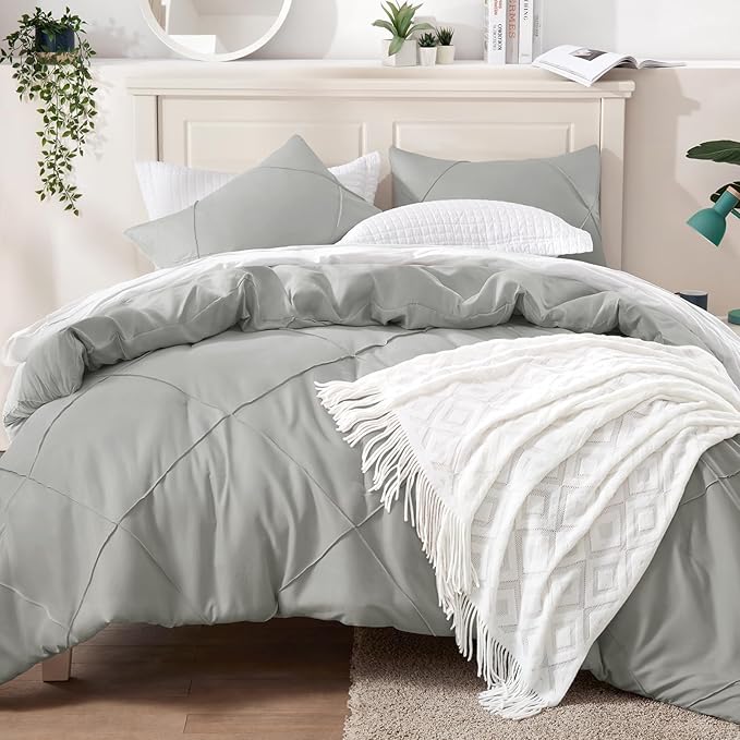 BYSURE 2 Pieces Twin Comforter Set(Grey), Lightweight Bedding Set with 2 Pillow Shams, Down Alternative Diamond Stitched Bedding Comforter for All Season