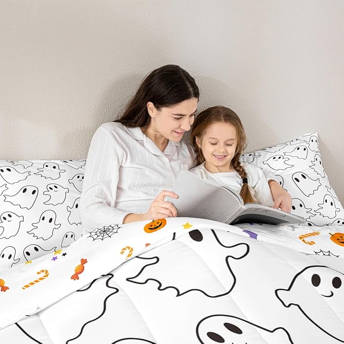 Erosebridal Cartoon Ghost Comforter Set Twin, Halloween Ghost Bedding Set for Kids Boys Girls Teens Women Men Bedroom, Funny Halloween Decor Comforter, Cute White Spooky Quilt